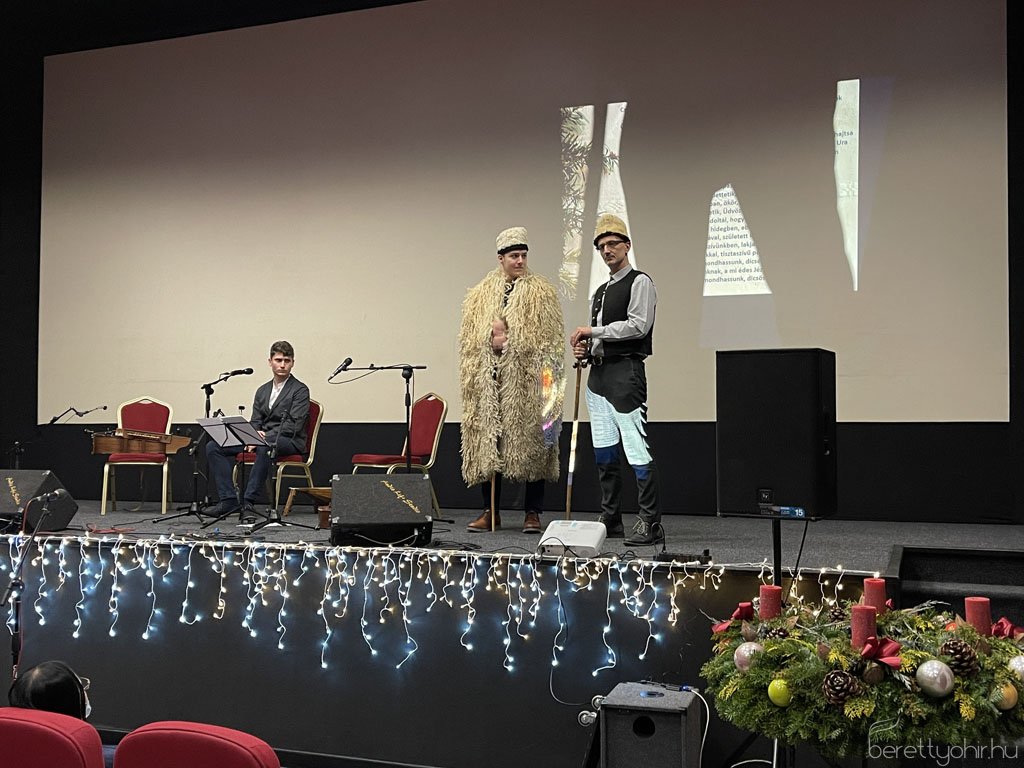 Fellobbant a szeretet lángja 01